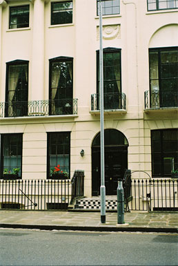 Elizabeth’s Aunt’s flat, Doughty Street, London